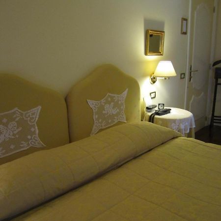 Hotel Villa Castellani Mogliano Quarto foto