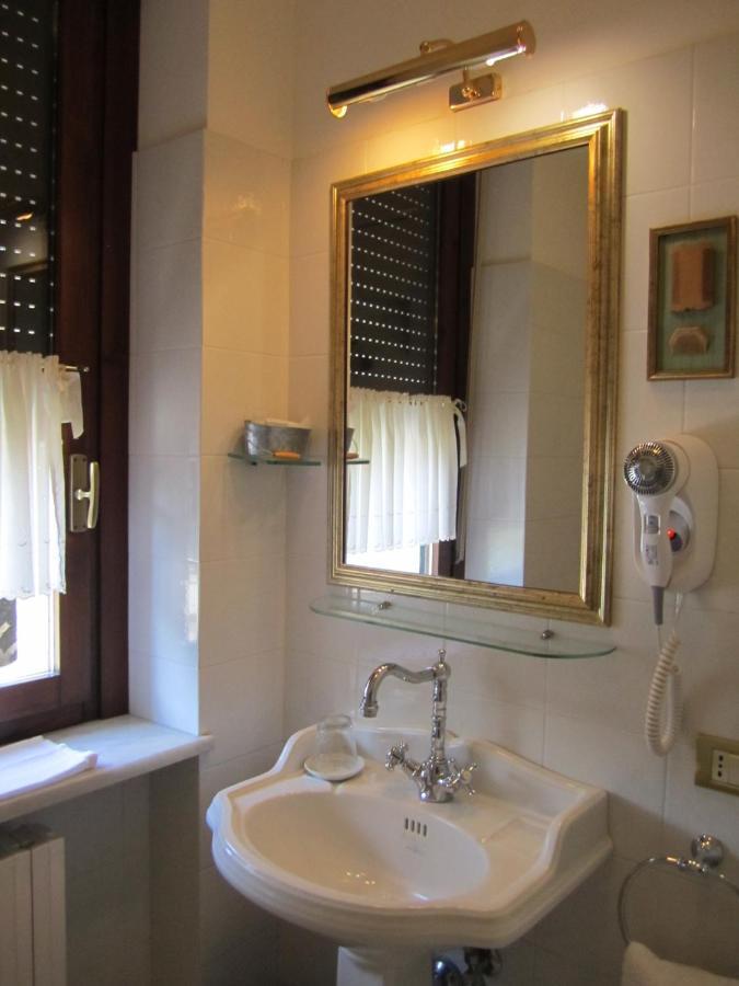 Hotel Villa Castellani Mogliano Quarto foto