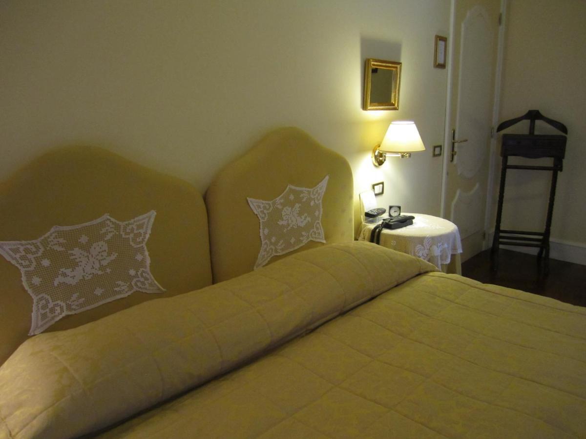 Hotel Villa Castellani Mogliano Quarto foto